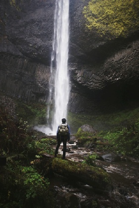 Wasserfall in den Bergen